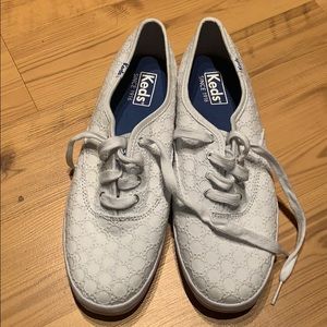 MAKE AN OFFER! 🎉 Keds White Laced Sneakers